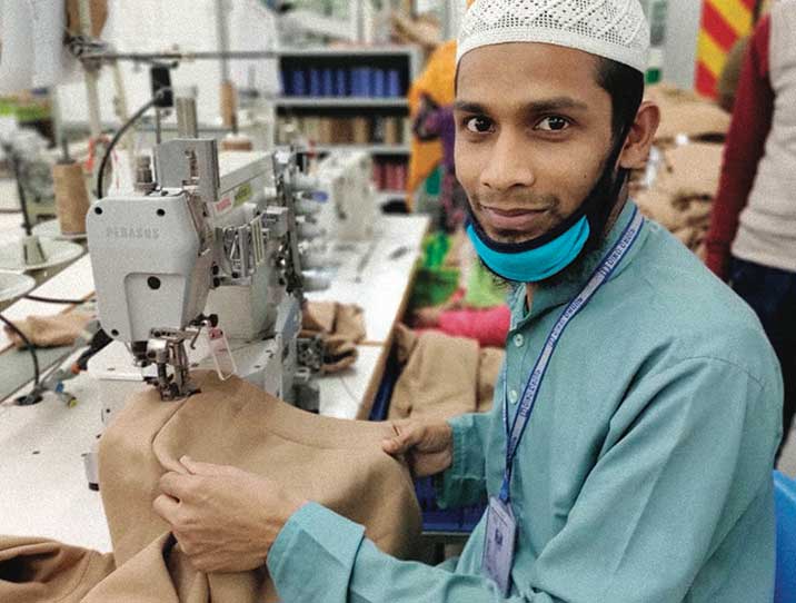 Näher in einer Fabrik in Bangladesch