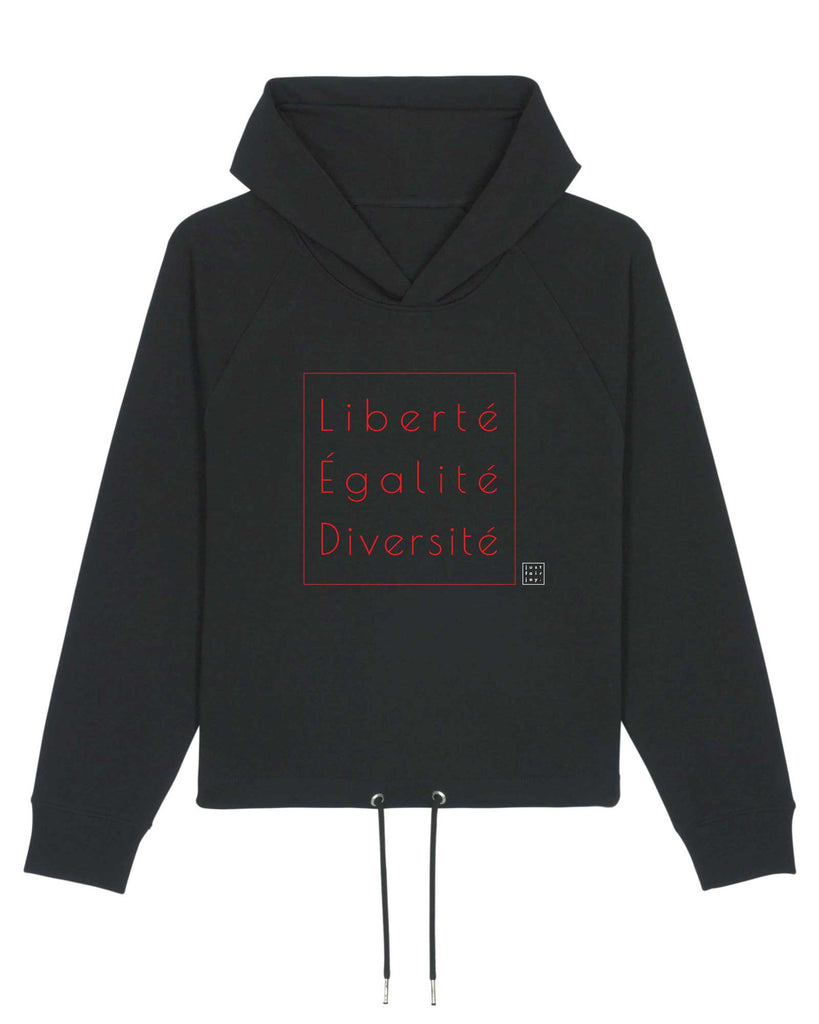 Nachhaltiges schwarzes Hoodie aus GOTS-zertifizierter Bio-Baumwolle von just fair joy mit Design Liberté Égalité Diversité.