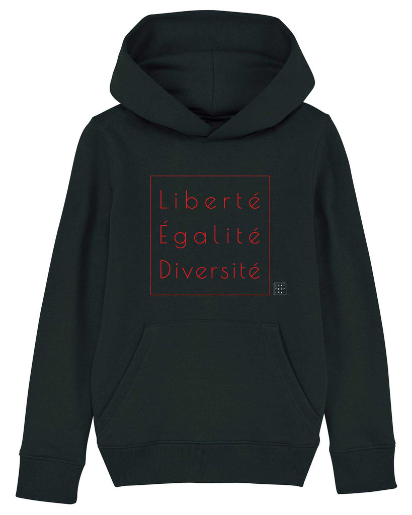 Nachhaltiges schwarzes Kinder Hoodie aus GOTS-zertifizierter Bio-Baumwolle von just fair joy mit Design Liberté Égalité Diversité.