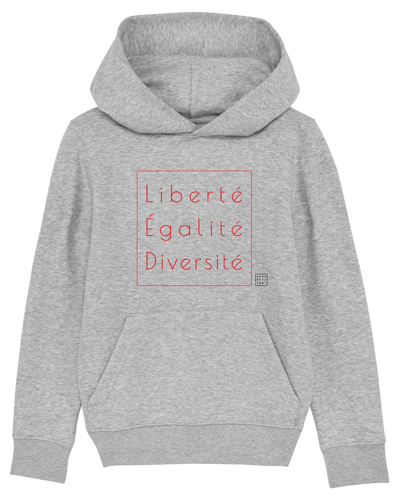 Nachhaltiges grau meliertes Kinder Hoodie aus GOTS-zertifizierter Bio-Baumwolle von just fair joy mit Design Liberté Égalité Diversité.