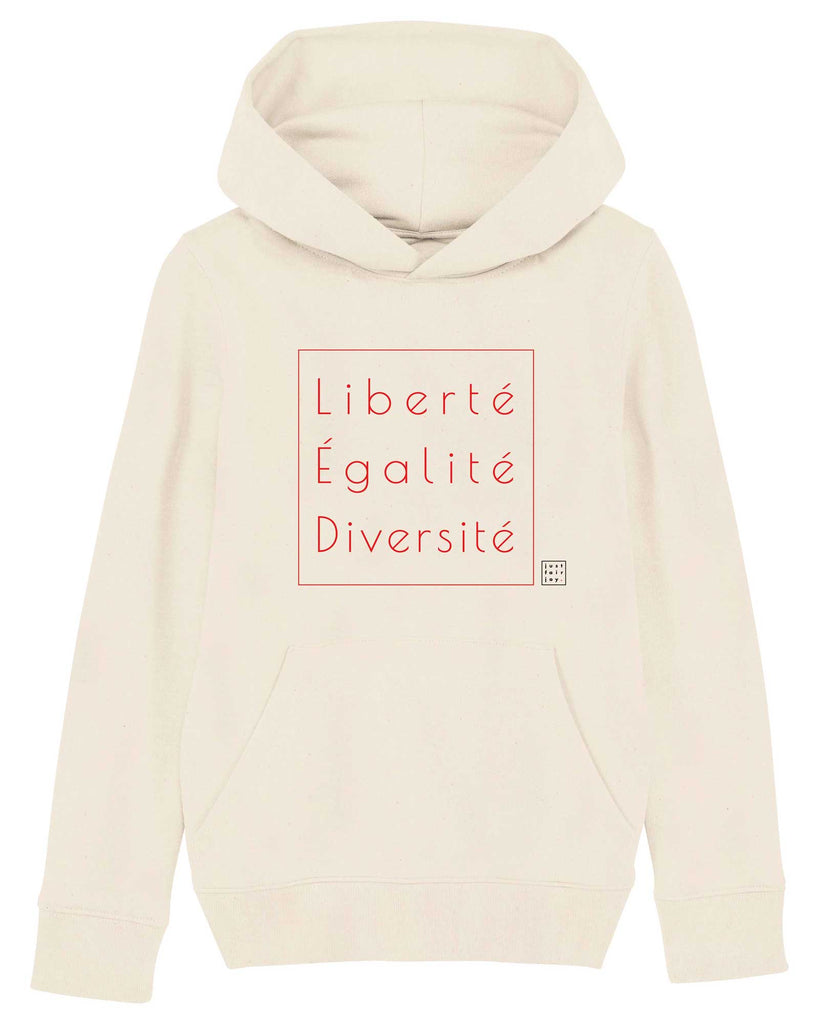 Nachhaltiges naturfarbenes Kinder Hoodie aus GOTS-zertifizierter Bio-Baumwolle von just fair joy mit Design Liberté Égalité Diversité.