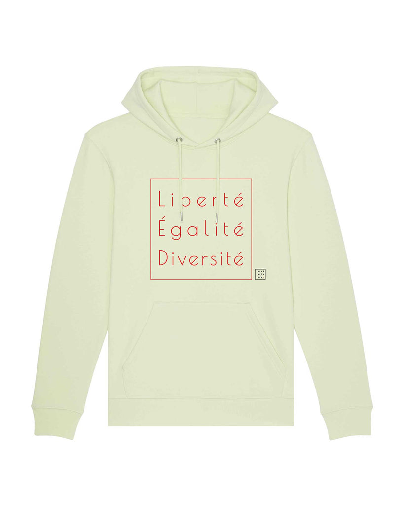 Nachhaltiges blassgrünes Hoodie aus GOTS-zertifizierter Bio-Baumwolle von just fair joy mit Design Liberté Égalité Diversité.