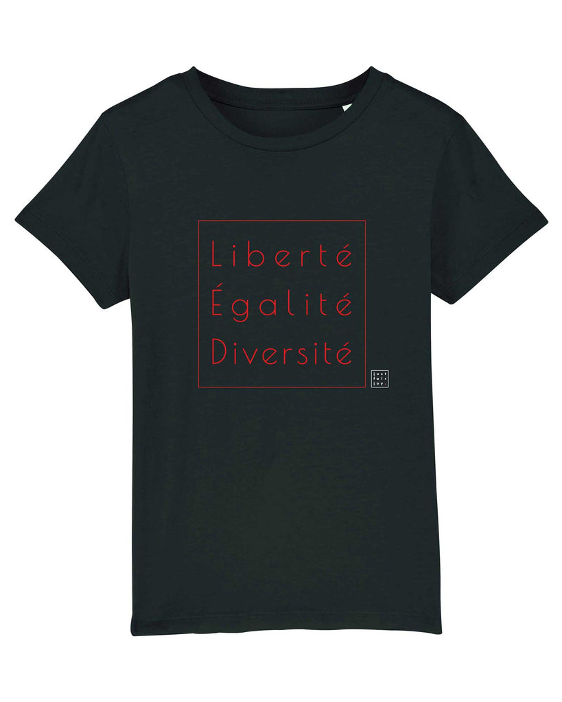 Nachhaltiges schwarzes Kinder T-Shirt aus GOTS-zertifizierter Bio-Baumwolle von just fair joy mit Design Liberté Égalité Diversité.