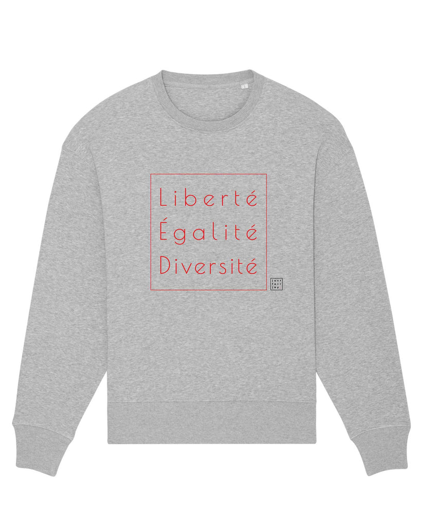 Nachhaltiges grau meliertes Sweatshirt aus GOTS-zertifizierter Bio-Baumwolle von just fair joy mit Design Liberté Égalité Diversité.